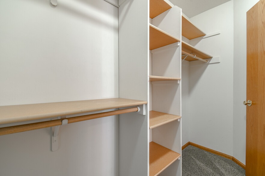 Building Photo - 9412 Forest Glen Dr