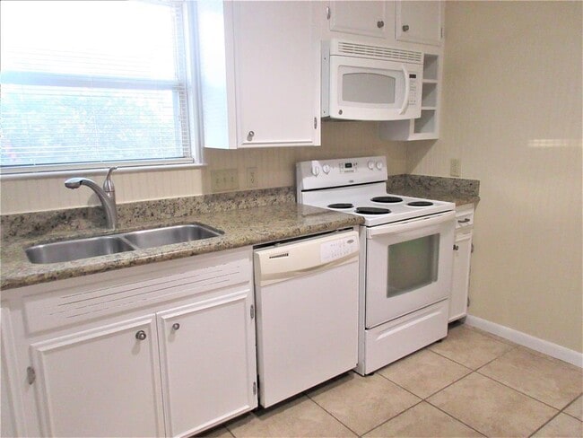 Building Photo - 2609 Hancock Dr