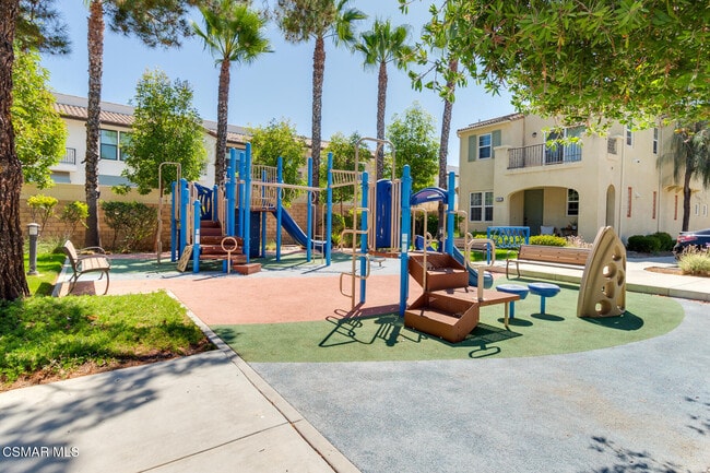 Building Photo - 2952 Palmera Ln