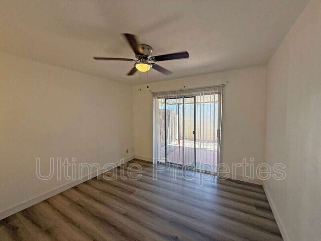 Building Photo - 1021 W Mission Ln