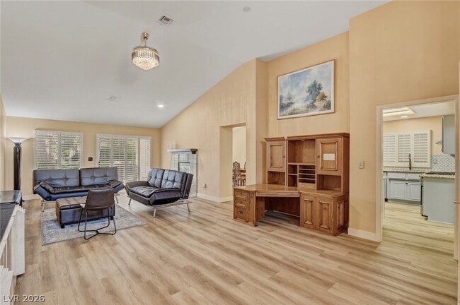 Building Photo - 2628 Highvale Dr