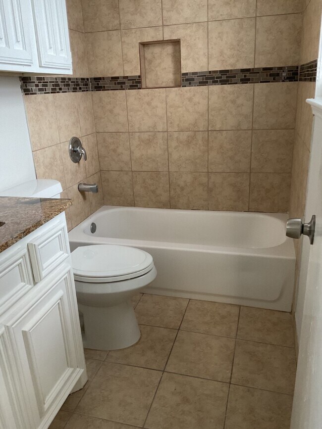 Building Photo - 12400 Brookglade Cir