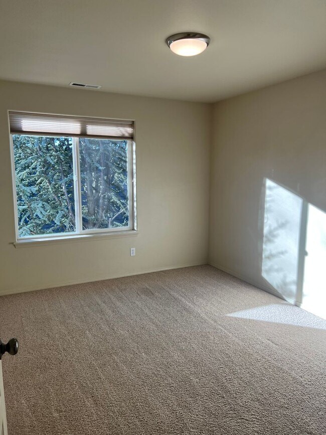 Building Photo - 20642 Songbird Ln