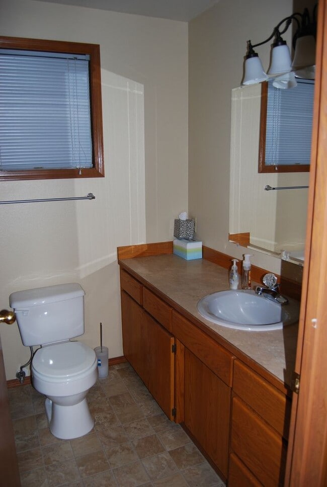 Building Photo - Charming & Well-Maintained Single-Story Home in McMinnville