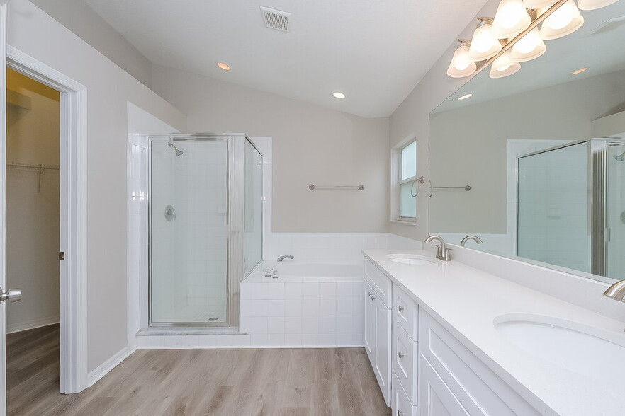Building Photo - 10608 Marlington Pl