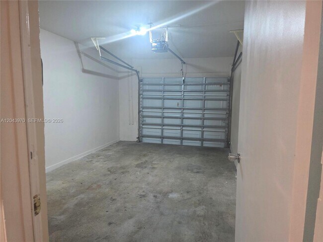 Building Photo - 4586 SW 139th Ct