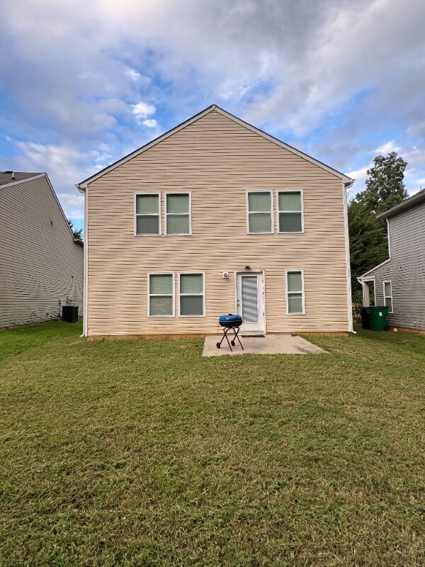Building Photo - 5919 Fazenda Drive