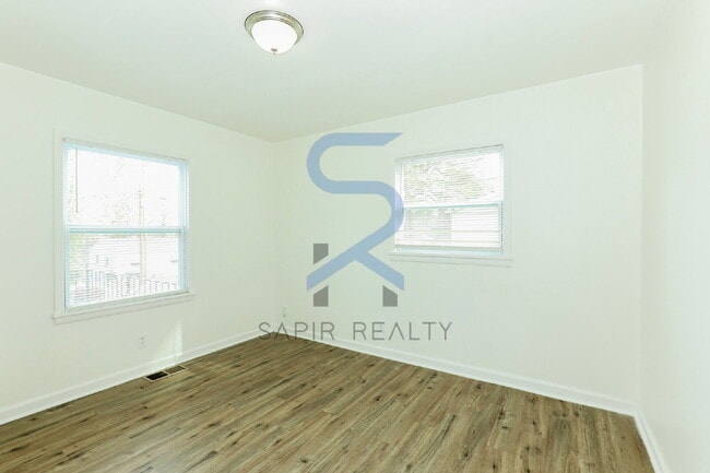 Building Photo - Move-In Ready 3BR in the Established Adamsville Community