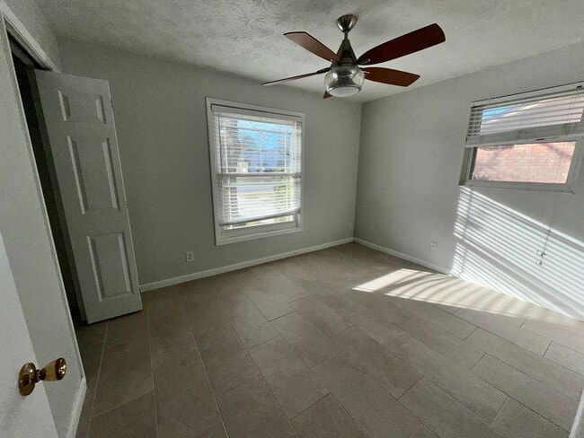 Building Photo - Home for Rent in Arlington 4-Bedroom, 2-Bathroom