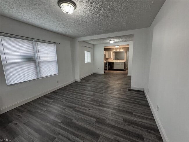 Building Photo - Recently Updated