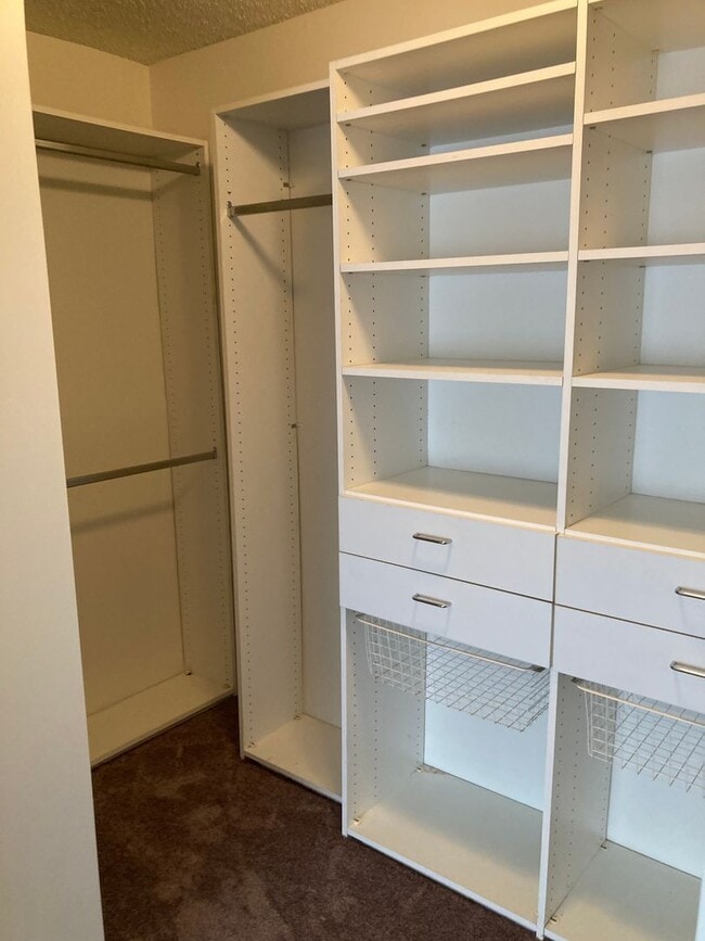Building Photo - 25606 Spinnaker Dr