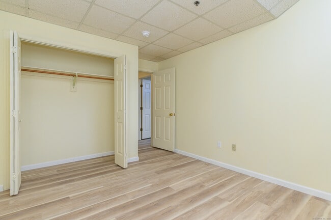 Building Photo - 102 Judd Square