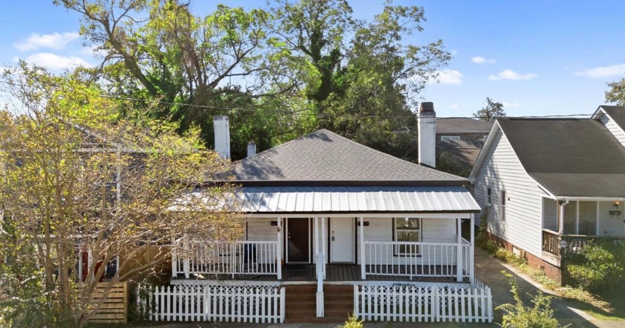 Building Photo - 818 Hanover St