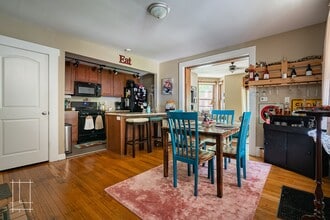 Building Photo - 409 W 5th Ave