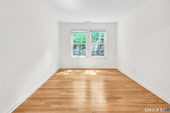 Building Photo - 259 Mayfield Dr
