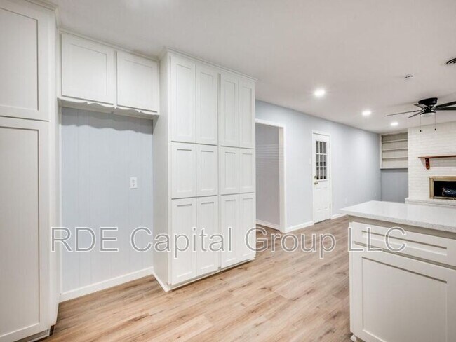 Building Photo - 1108 Wade Dr