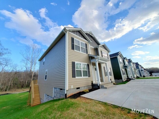 Building Photo - 275 Vanderbilt Rd