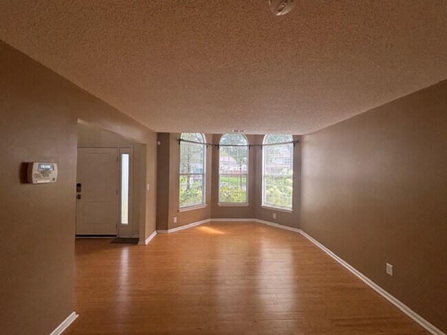 Building Photo - 3301 Sacramento Dr