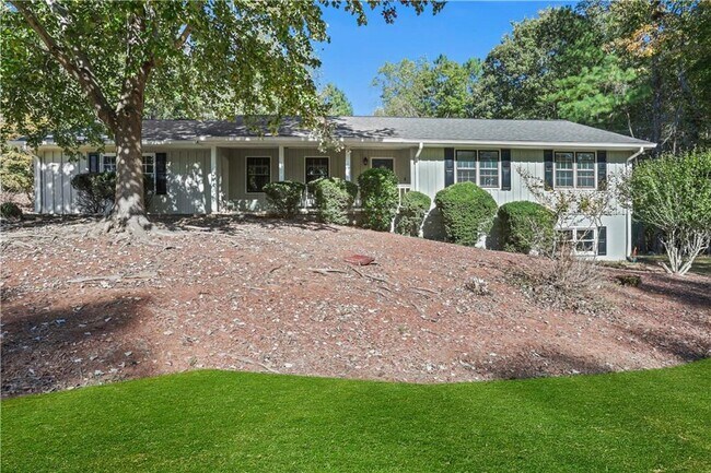 Building Photo - 4684 Ben Hill Dr