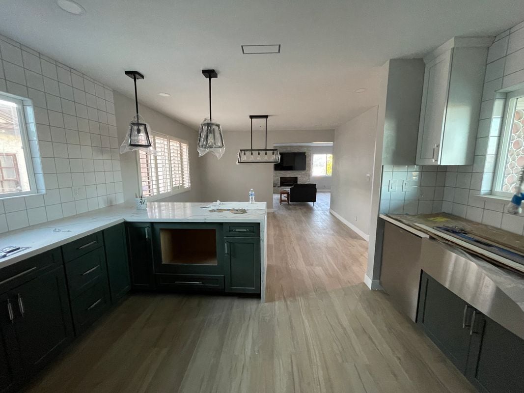 Building Photo - 1237 W 124th St