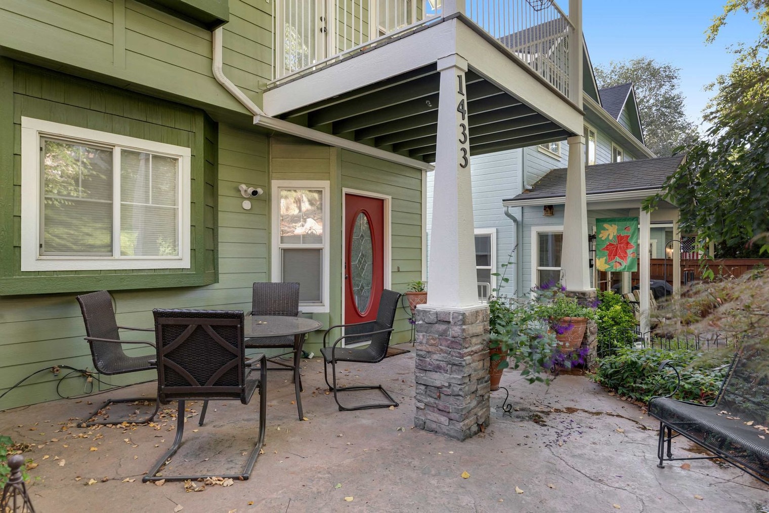 Building Photo - 1433 E Hays St