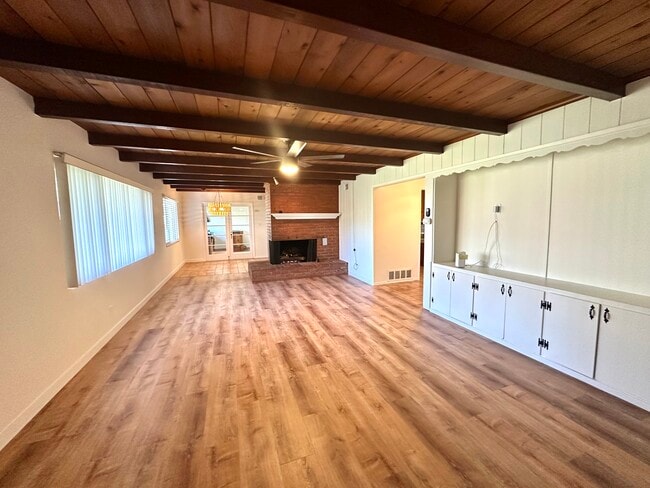 Building Photo - 4370 Calavo Dr