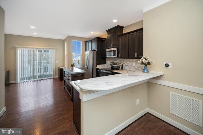 Building Photo - 100 Nestor's Pl