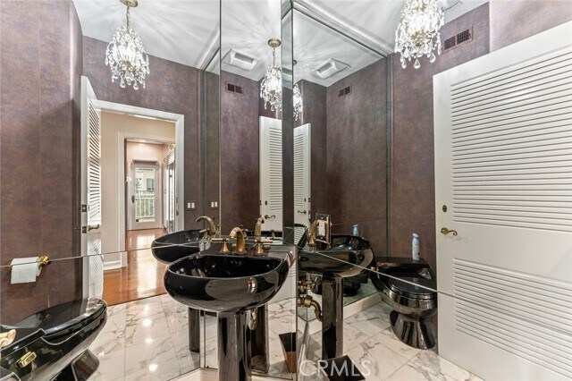 Building Photo - 1800 E Ocean Blvd