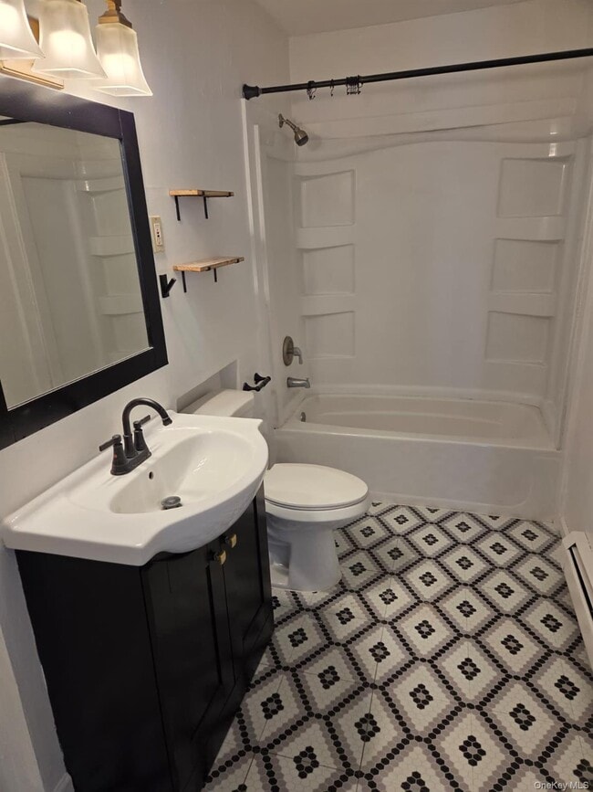 Building Photo - 135 Shawanga Lodge Rd