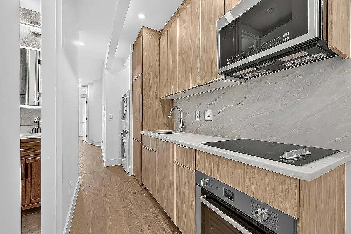 Building Photo - 205 Eighth Avenue