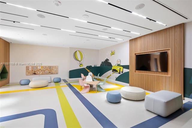 Building Photo - 300 Biscayne Boulevard Way