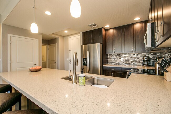 Building Photo - 5450 E Deer Valley Dr