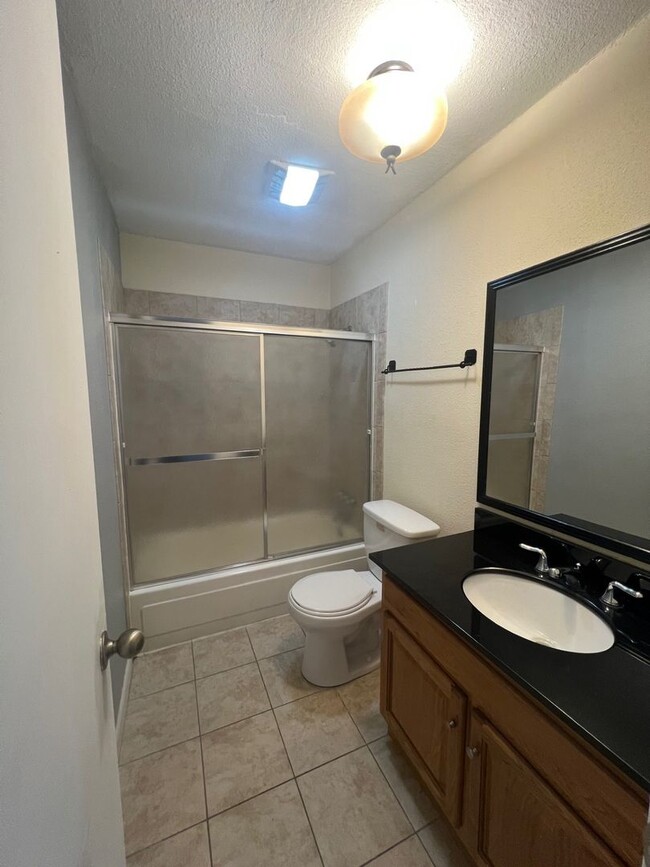 Building Photo - 10286 W Winston Ave