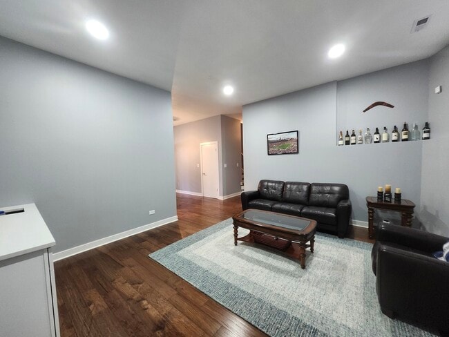 Building Photo - 4150 S Drexel Blvd