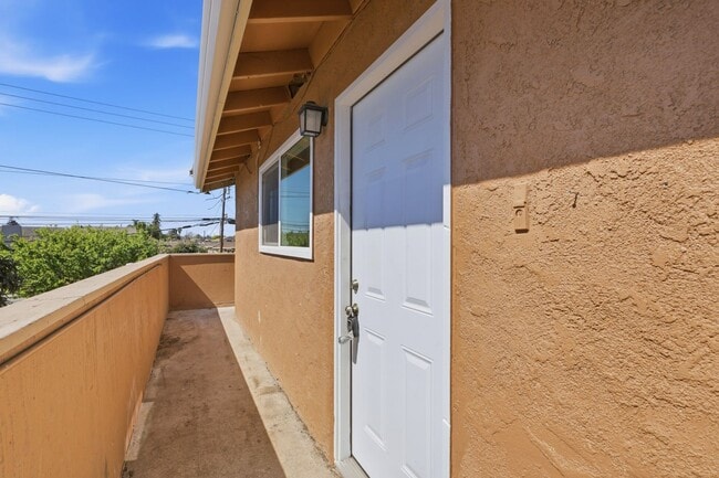 Building Photo - Centrally Located Property!