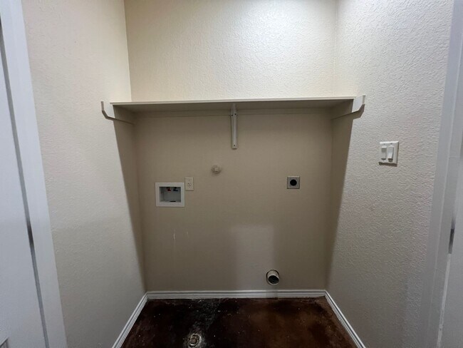 Building Photo - Luxury 3/2 duplex in great New Braunfels N...