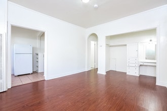 Building Photo - 21 Westminster Ave