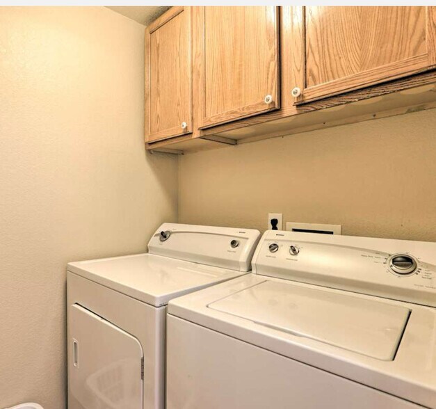 Building Photo - 5357 S Liverpool Way