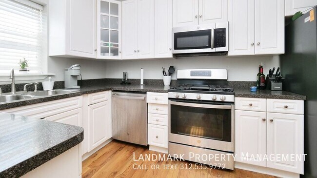 Building Photo - 4537 S King Dr