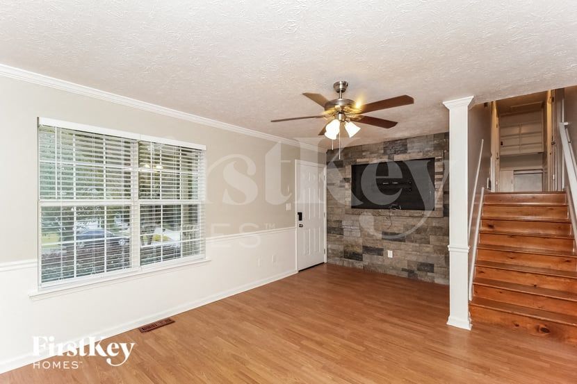 Building Photo - 105 Tanner Dr