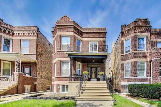 Primary Photo - 1928 S Harvey Ave