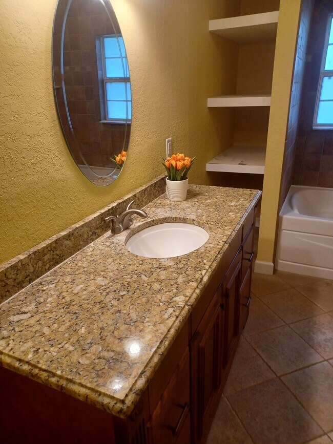 Building Photo - 3160 SE 30th Terrace