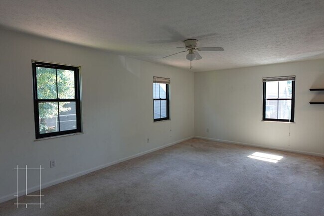 Building Photo - 490 City Park Ave