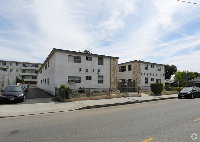 Primary Photo - Grand View Apartments