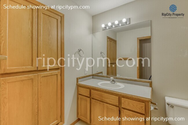 Building Photo - Beautiful 4 Bed/2.5 Bath Home in Tualatin!