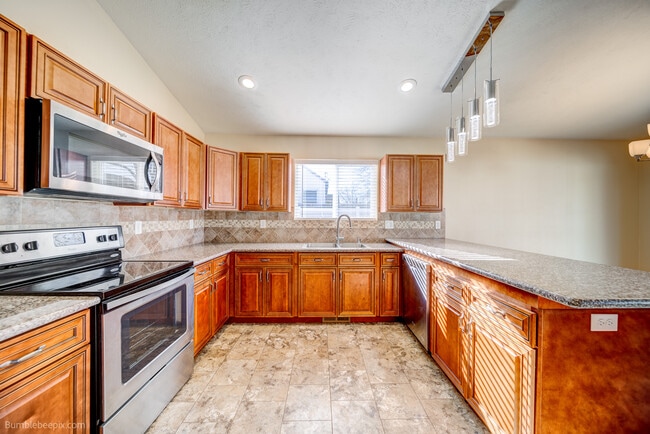 Building Photo - 1923 N Nelson St