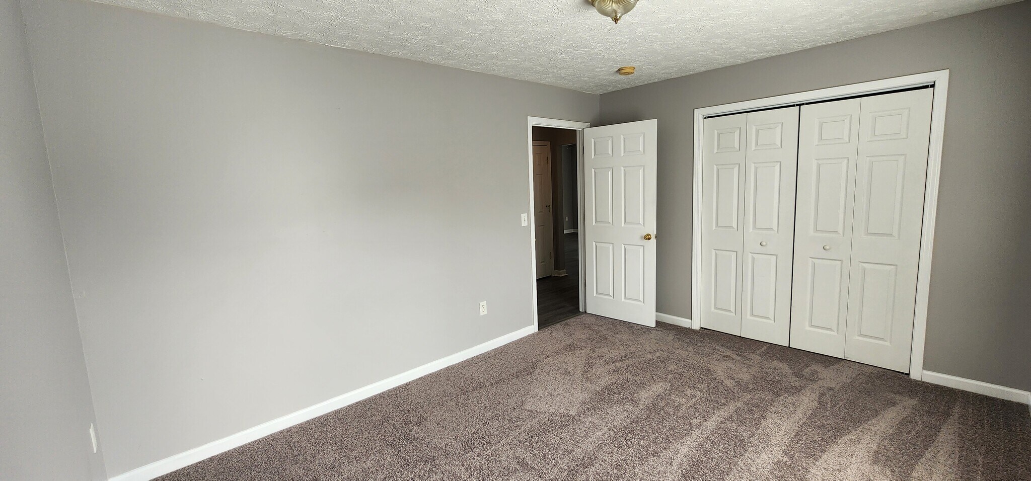 Building Photo - 1984 River Vista Cir