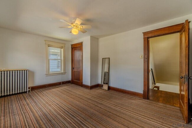 Building Photo - 222 Strayer St