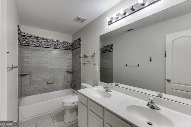 Building Photo - 300 Beckenham Walk Dr