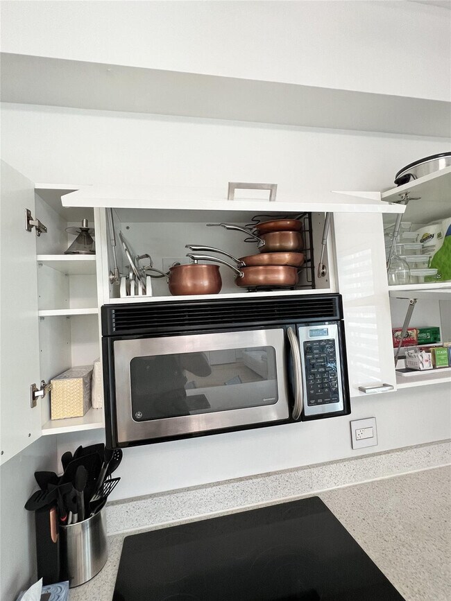 Building Photo - 133 NE 2nd Ave